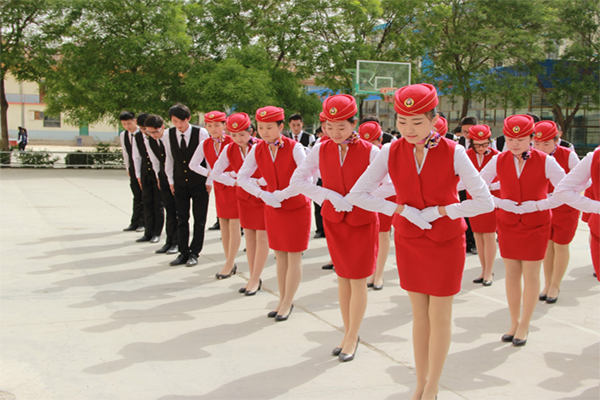 甘肃高铁乘务学校是改变你的好学校！