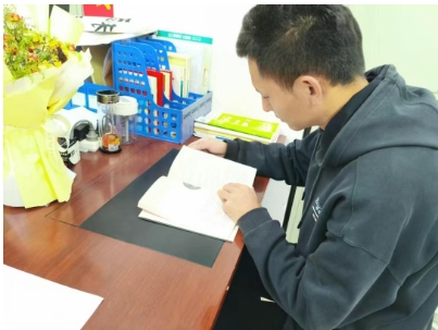 书韵校园 · 师者荐书 | 《山羊不吃天堂草》